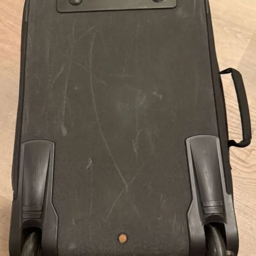 RARE Vintage Y2K Quiksilver Rolling Suitcase Carry-On Black Skater Surf Luggage